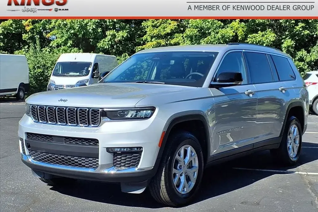 2023 Jeep Grand Cherokee Limited photo 1