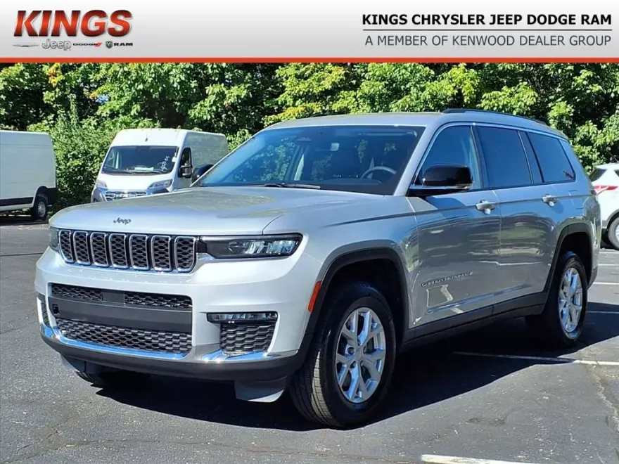 2023 Jeep Grand Cherokee Limited photo 1