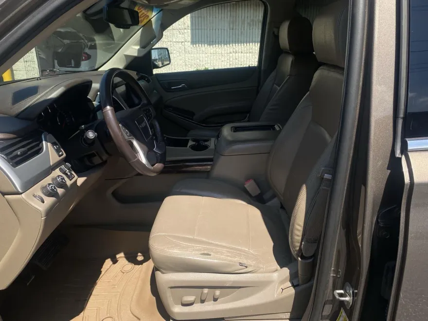 2016 Gmc Yukon XL SLE photo 1