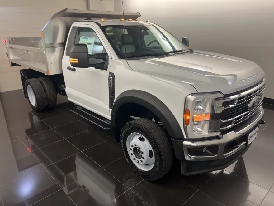 2025 Ford F-550 XL photo 1