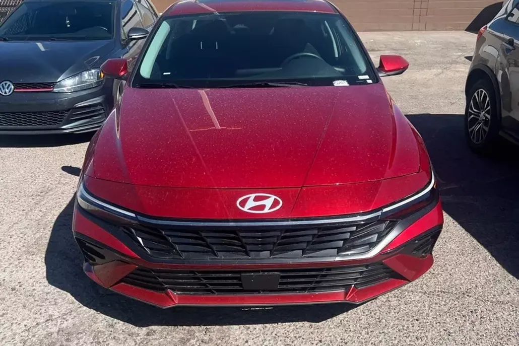 2025 Hyundai Elantra SEL Convenience photo 1