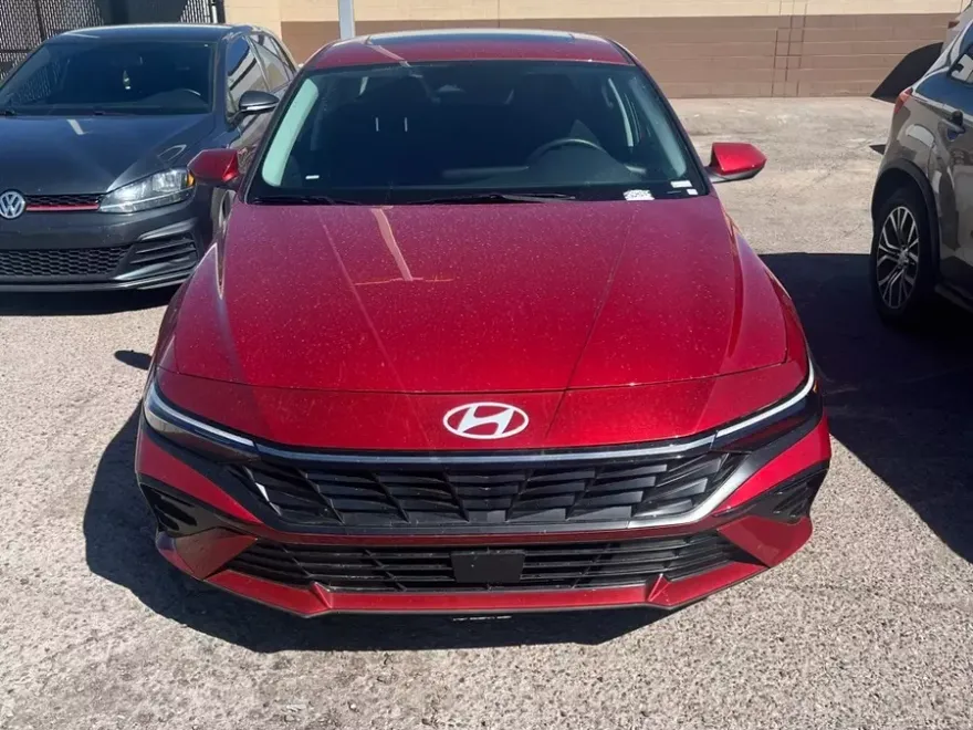 2025 Hyundai Elantra SEL Convenience photo 1