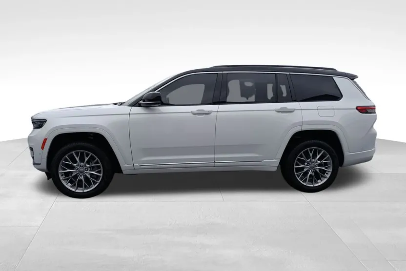 2024 Jeep Grand Cherokee L Summit photo 1