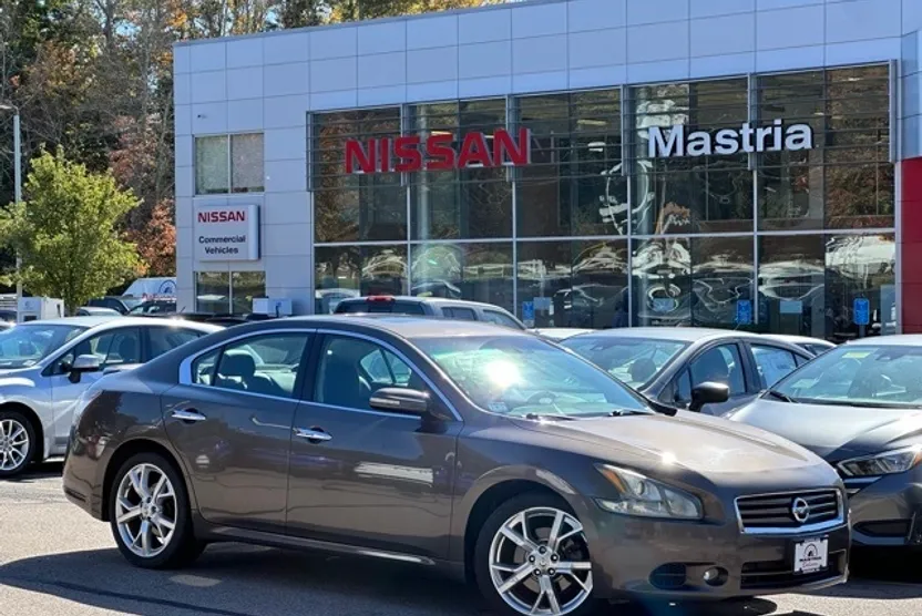 2012 Nissan Maxima SV photo 1