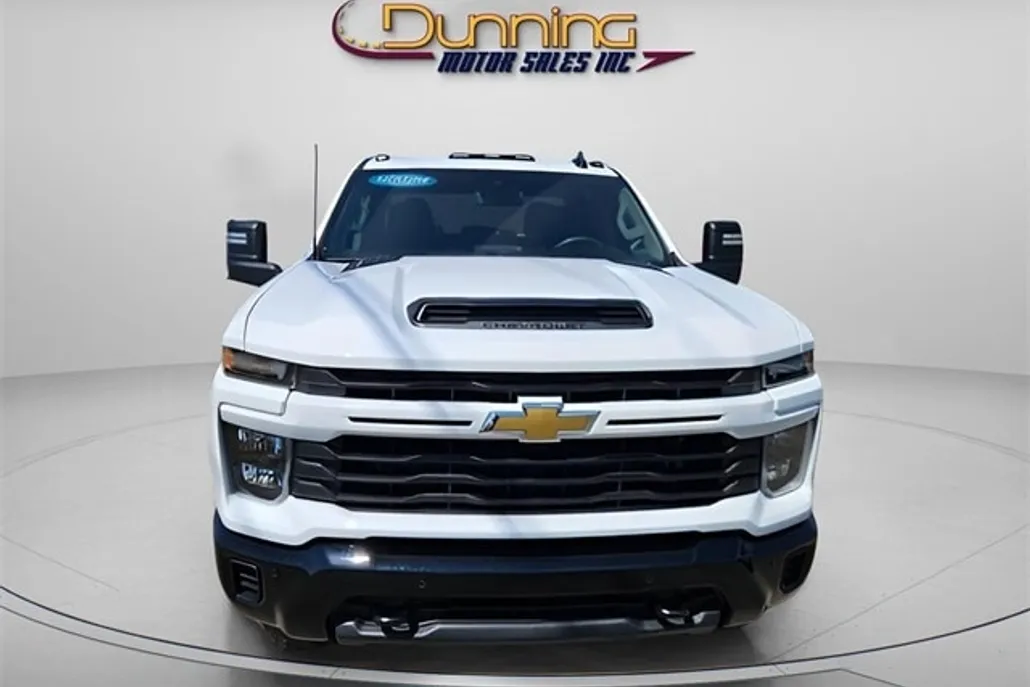 2025 Chevrolet Silverado 2500HD Custom photo 1