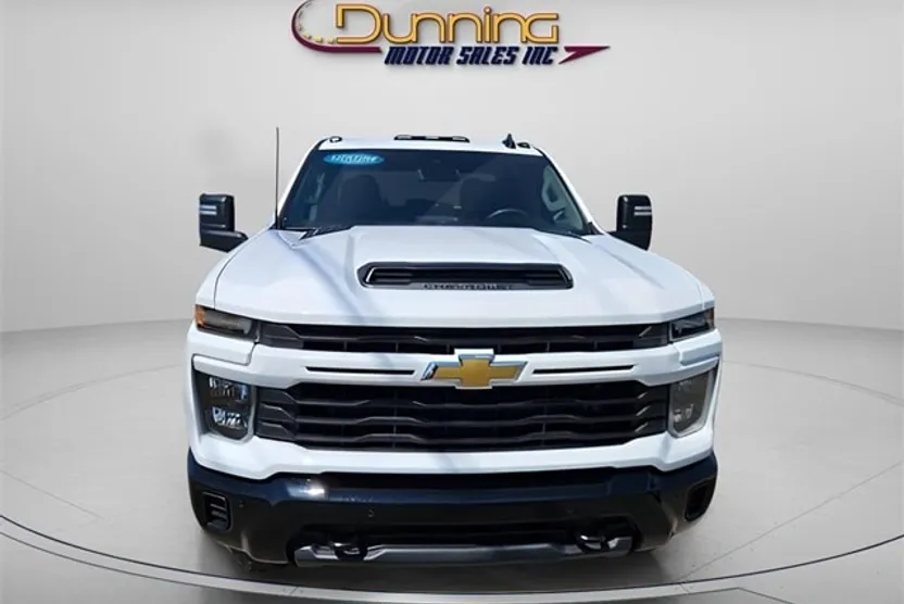 2025 Chevrolet Silverado 2500HD Custom photo 1