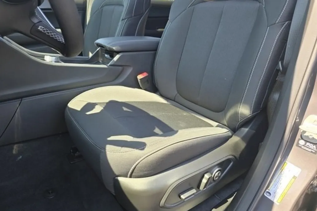 2025 Jeep Grand Cherokee Laredo photo 1