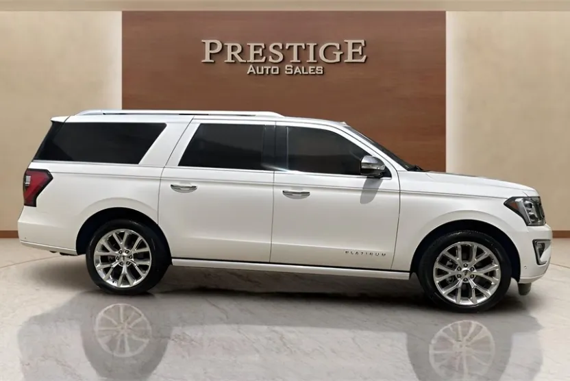 2018 Ford Expedition MAX Platinum photo 1