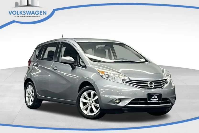2015 Nissan Versa Note SL photo 1
