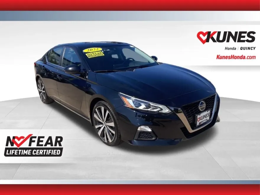 2022 Nissan Altima 2.5 SR photo 1