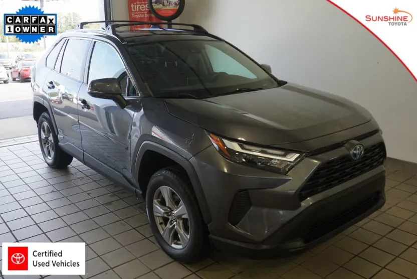 2023 Toyota RAV4 Hybrid XLE photo 1