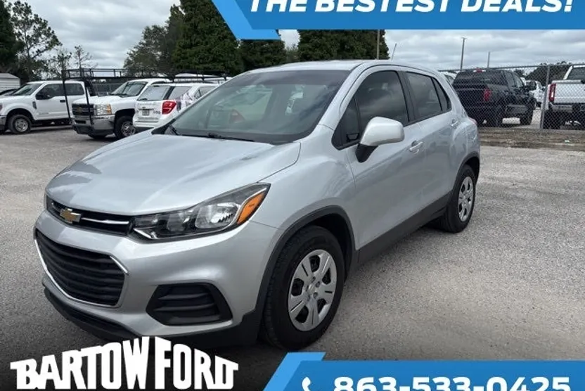 2017 Chevrolet Trax LS photo 1