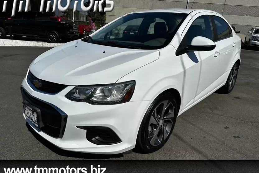 2017 Chevrolet Sonic Premier photo 1