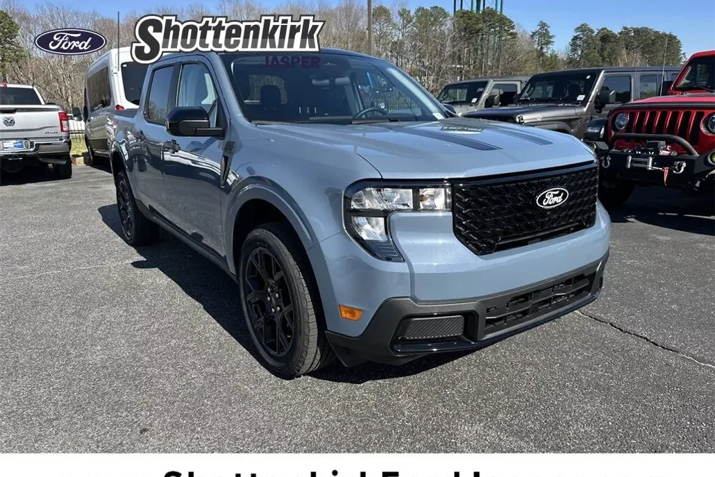 2025 Ford Maverick XLT photo 1