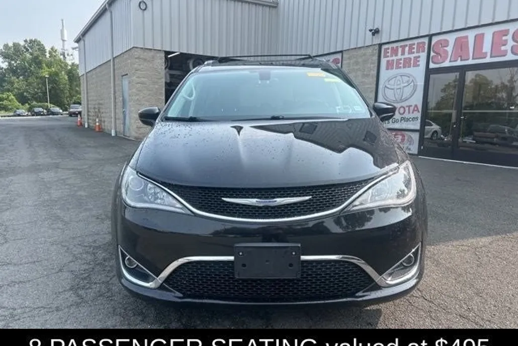 2018 Chrysler Pacifica Touring Plus photo 1