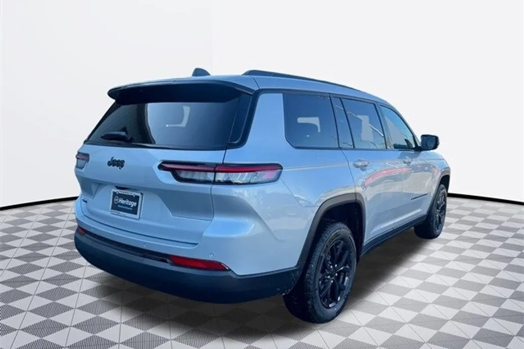 2025 Jeep Grand Cherokee Laredo photo 1