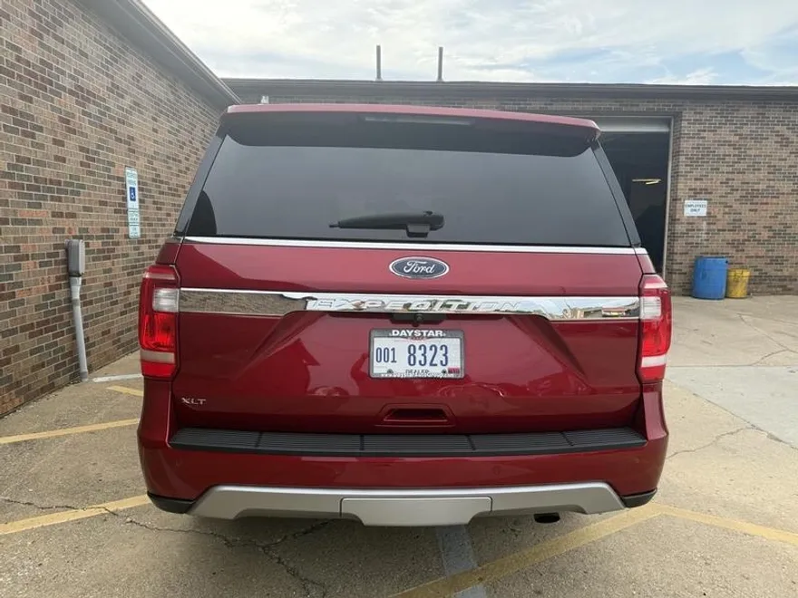 2019 Ford Expedition XLT photo 1