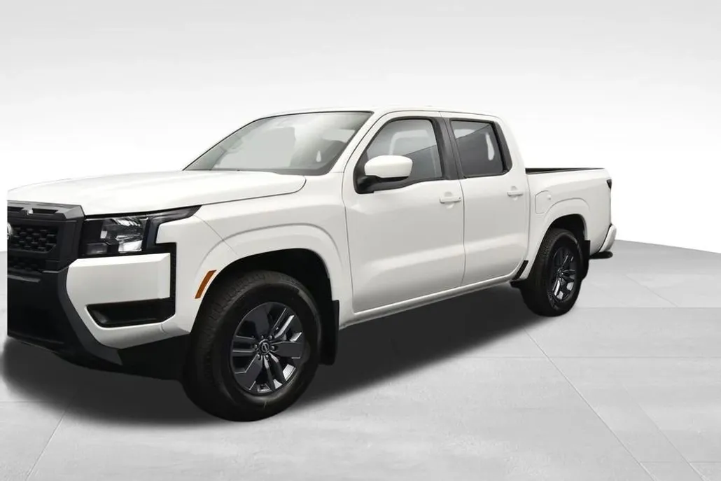 2025 Nissan Frontier SV photo 1