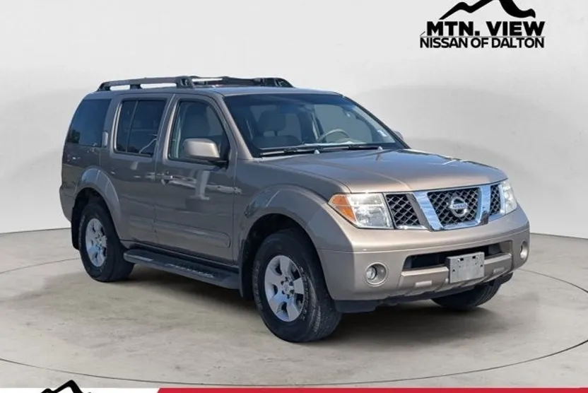 2007 Nissan Pathfinder SE photo 1