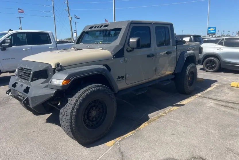 2020 Jeep Gladiator Sport photo 1