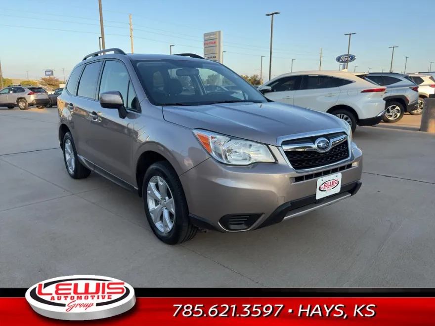 2016 Subaru Forester 2.5i Premium photo 1