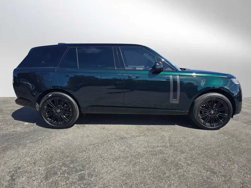 2025 Land Rover Range Rover Autobiography photo 1