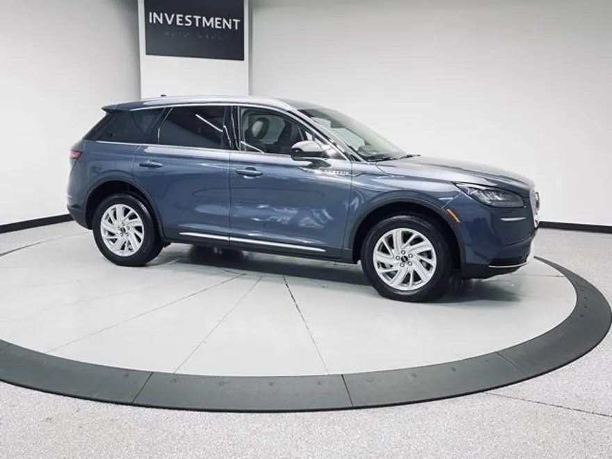 2022 Lincoln Corsair Standard photo 1