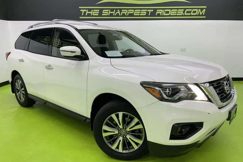 2022 Nissan Pathfinder SV photo 1