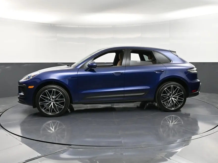 2026 Porsche Macan T photo 1