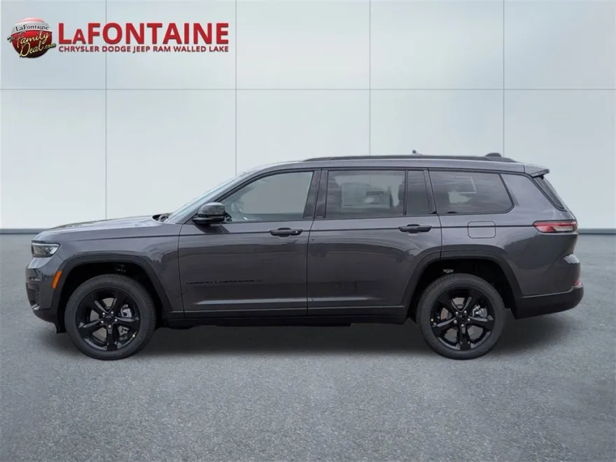 2025 Jeep Grand Cherokee Altitude photo 1