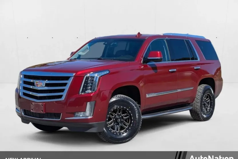 2017 Cadillac Escalade Luxury photo 1