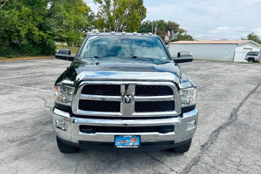 2017 Ram 3500 SLT photo 1