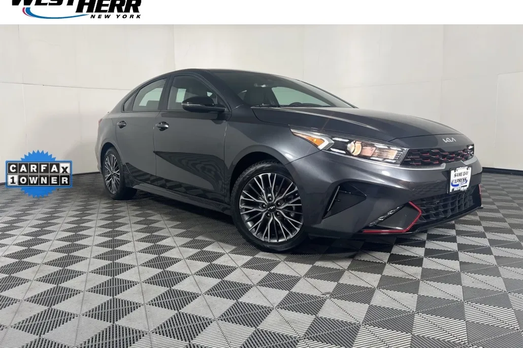 2023 Kia Forte GT-Line photo 1