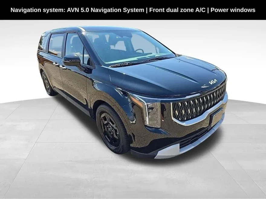 2025 Kia Carnival LXS photo 1