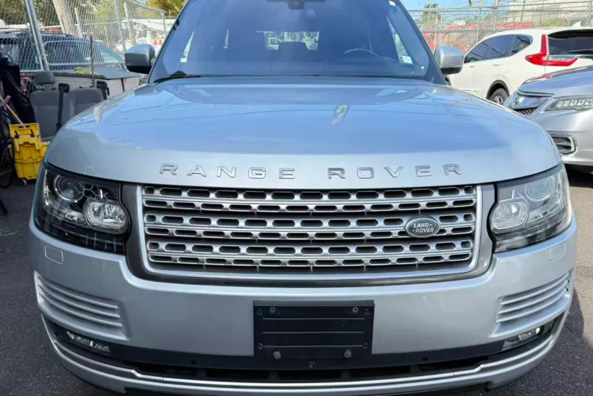 2016 Land Rover Range Rover HSE photo 1
