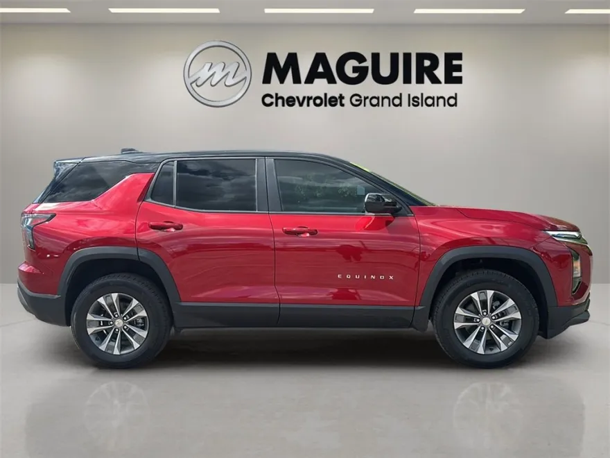 2026 Chevrolet Equinox LT photo 1