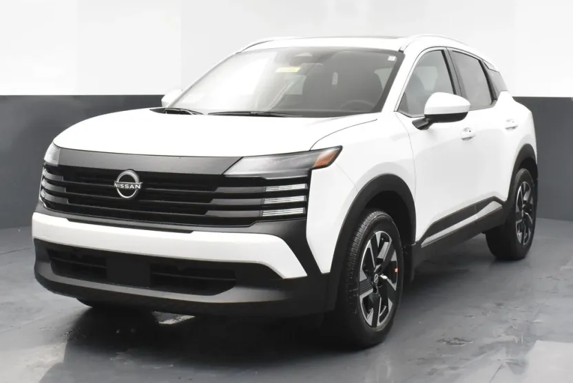 2025 Nissan Kicks SV photo 1