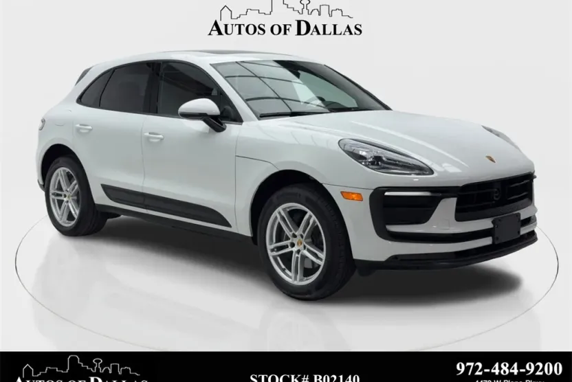 2025 Porsche Macan T photo 1