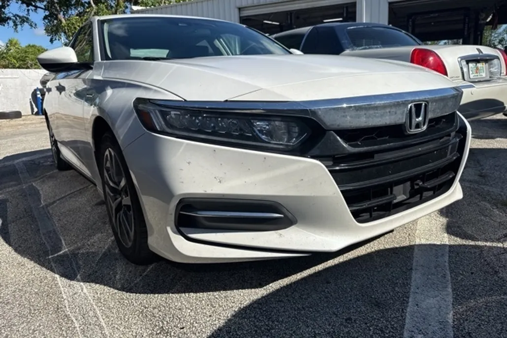 2019 Honda Accord Hybrid photo 1