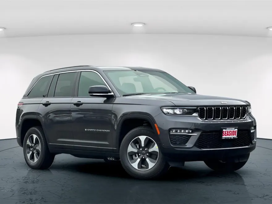 2024 Jeep Cherokee Base 4xe photo 1