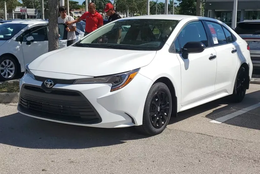 2026 Toyota Corolla LE photo 1