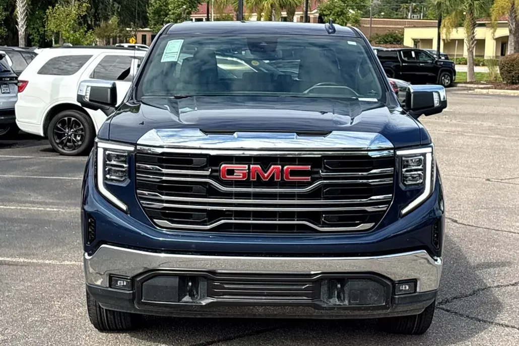 2022 Gmc Sierra 1500 SLT photo 1