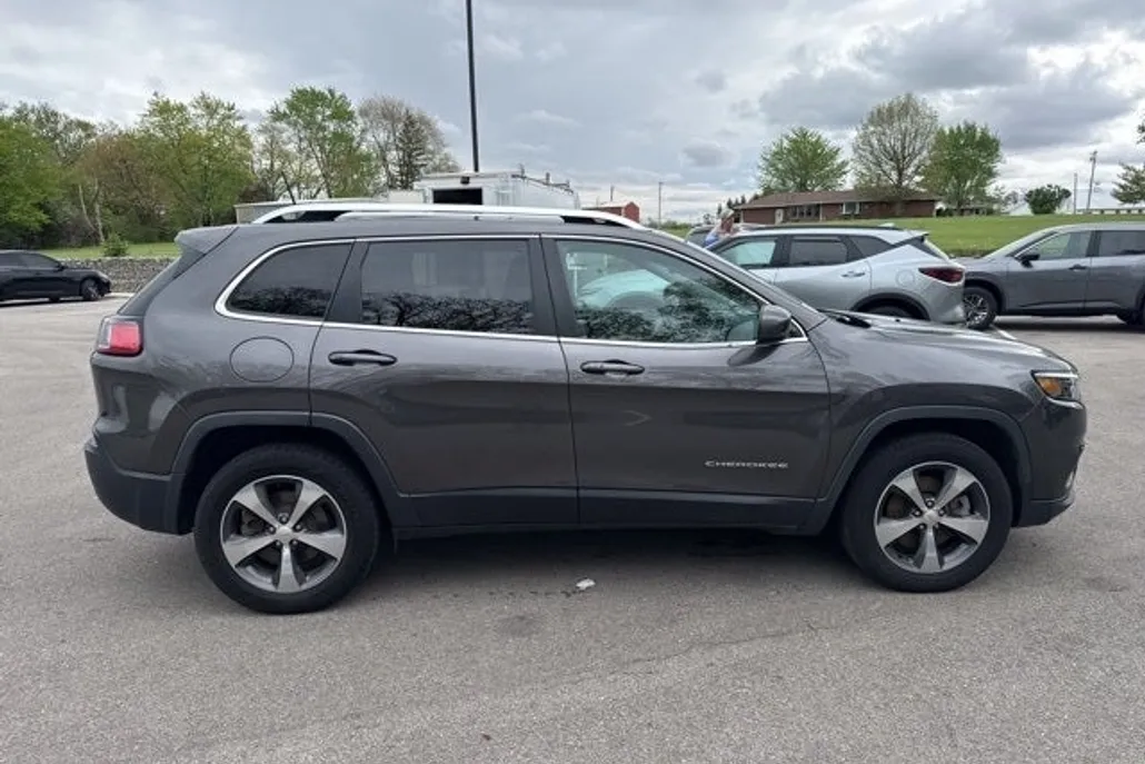 2019 Jeep Cherokee Limited photo 1