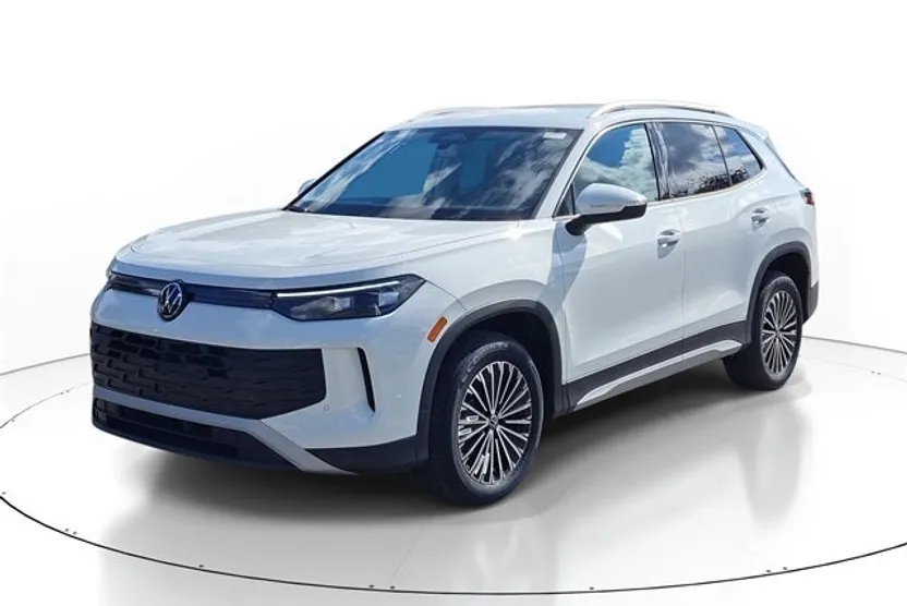 2025 Volkswagen Tiguan S photo 1
