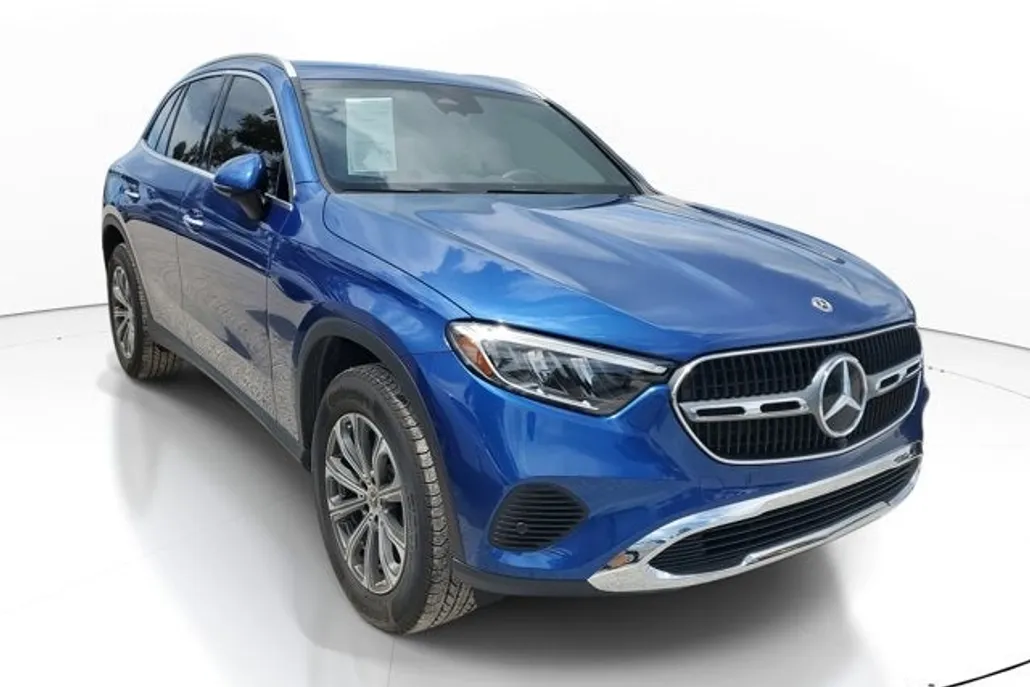 2024 Mercedes Benz GLC 300 photo 1