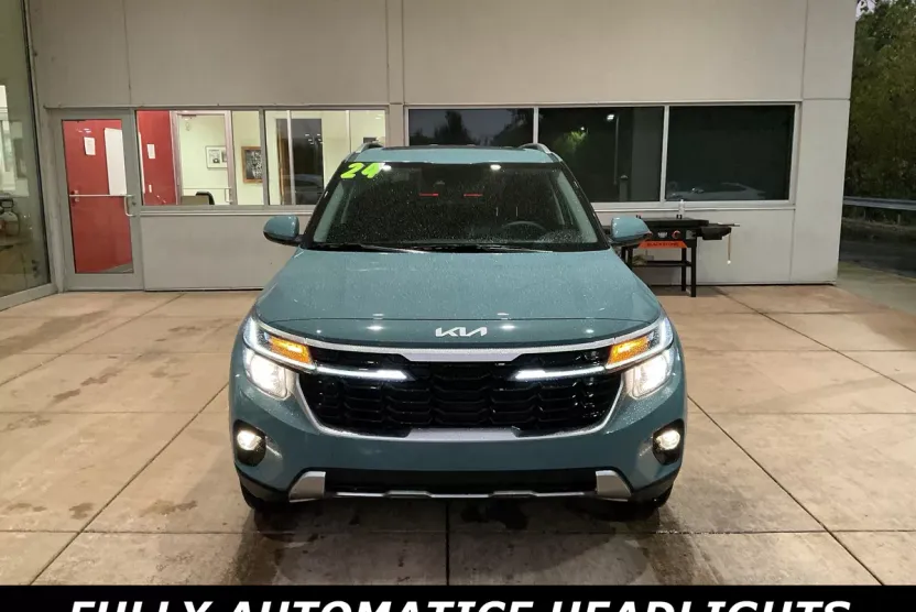 2024 Kia Seltos EX photo 1