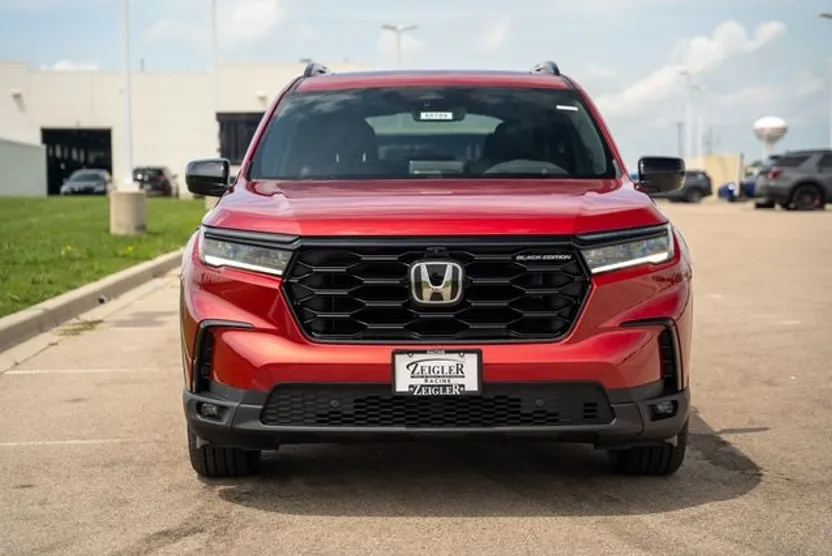 2025 Honda Pilot Black Edition photo 1