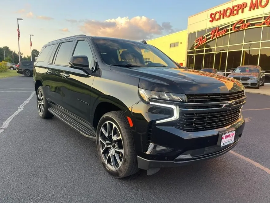2022 Chevrolet Suburban RST photo 1