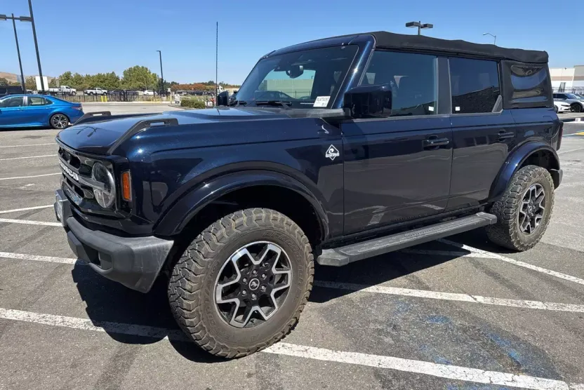 2021 Ford Bronco Outer Banks photo 1
