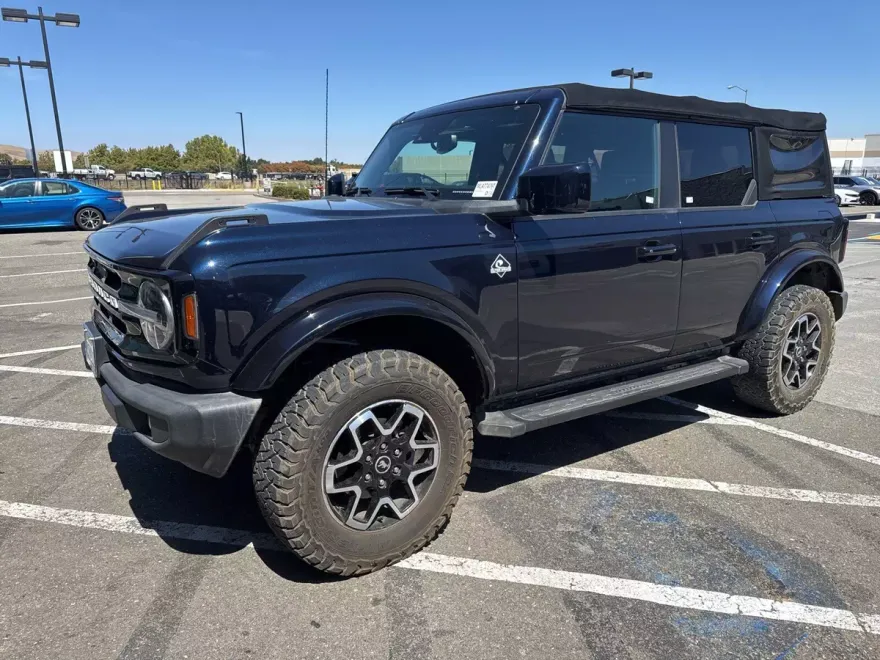 2021 Ford Bronco Outer Banks photo 1